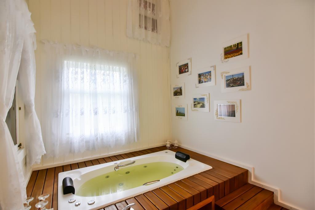 Corvo Branco Estalagem Hotel อูรูบิซิ ภายนอก รูปภาพ