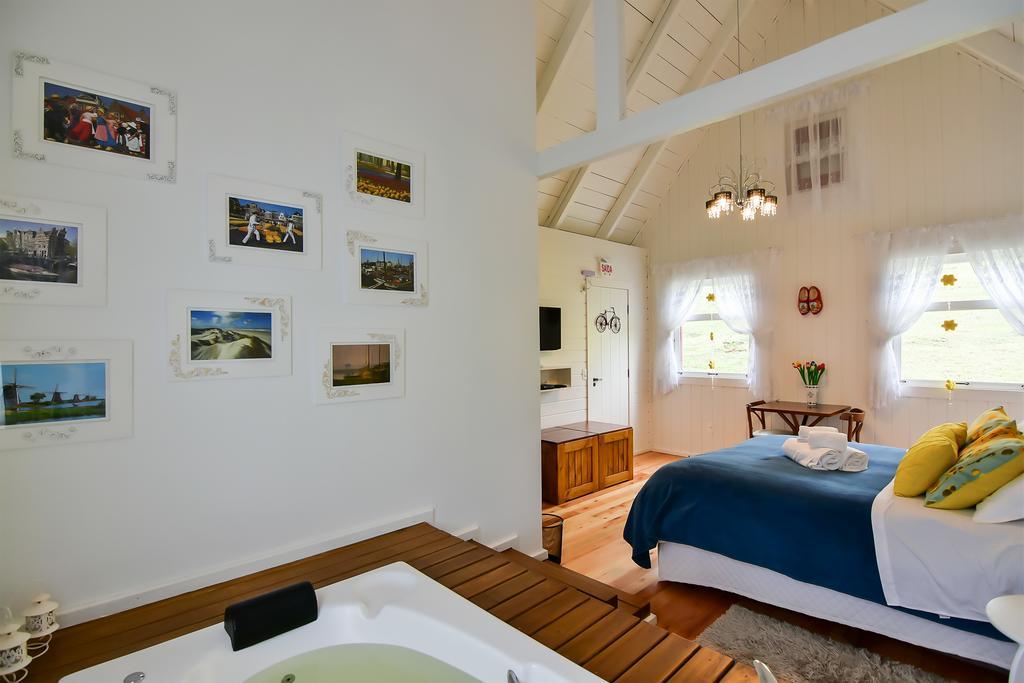 Corvo Branco Estalagem Hotel อูรูบิซิ ภายนอก รูปภาพ