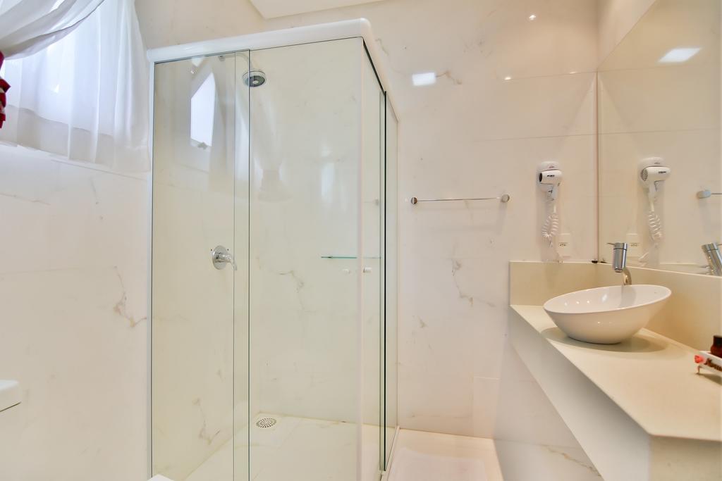 Corvo Branco Estalagem Hotel อูรูบิซิ ภายนอก รูปภาพ